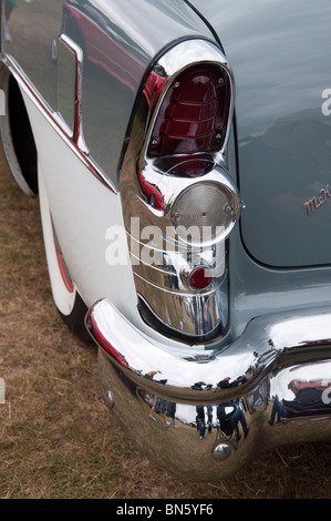 Die Rückseite eines 1955 Buick Autos bei einem amerikanischen Auto-Show am 4. Juli "Independence Day" in Tatton Park, Cheshire. Stockfoto