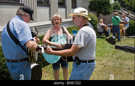 Teilnahme an der Smithville Jamboree Countrymusik und Bluegrass Musiker jährlich in Tennessee. Stockfoto