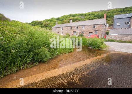 Penberth eine kleine Cornish Fischerdorf an der Küste in der Nähe von Porthcurno, Cornwall, UK. Stockfoto