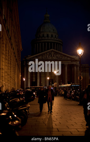 Das Pantheon in der Nacht in Paris, Frankreich. Stockfoto