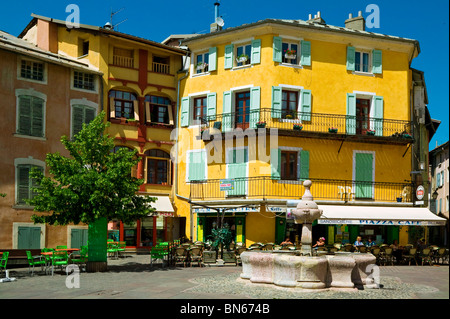 EMBRUN, HAUTES-ALPES, FRANKREICH Stockfoto