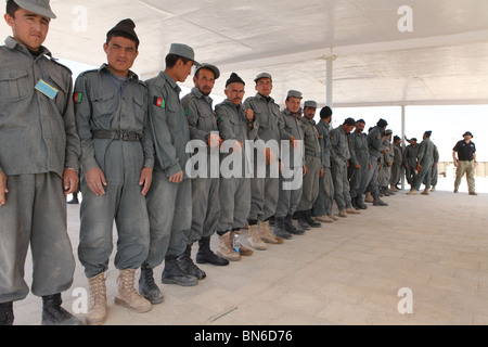 Afghanische Nationalpolizei von ISAF geschult / Eupol in der Trainungszentrum in Tarin Kowt, Uruzgan. Stockfoto