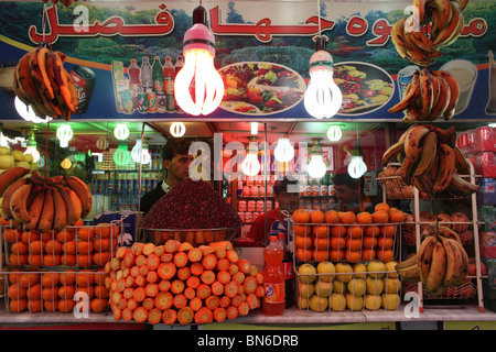Frucht-Saft-Bar in Kabul, Afghanistan Stockfoto
