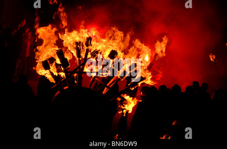 Feuer Nacht feiern in East Hoathly in der Nähe von Lewes in East Sussex. Bild Jim Holden. Stockfoto