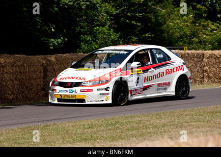 2010 Honda Civic Type-R beim Festival of Speed in Goodwood, 2010. Getrieben von Gordon Sheddon und Matt Neal, Stockfoto