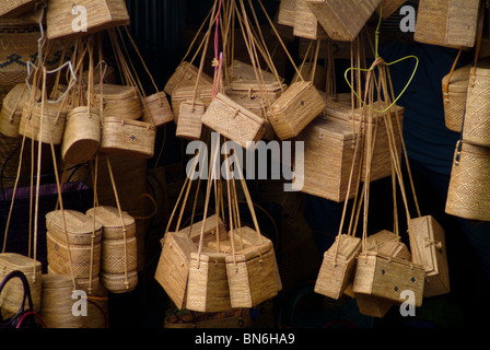 Diese geflochtene Körbe waren zum Verkauf in Ubud, Bali, öffentlichen Markt und am ehesten in Handarbeit auf der Insel Lombok. Stockfoto