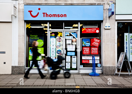 Thomson Reiseshop in Epsom High Street Surrey Stockfoto