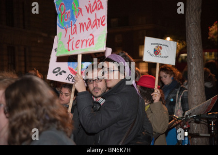 Minga Protest zu Agrotreibstoffen Don't Roc(K) Protest in Whitehall Ende der staatlichen Subventionen für Biokraftstoffe fordert. Stockfoto