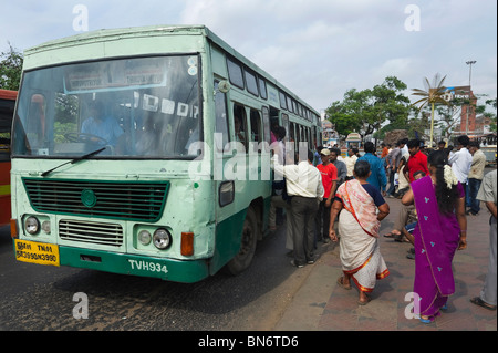 Indien-Tamil Nadu Chennai ex-Madras-Bushaltestelle Stockfoto