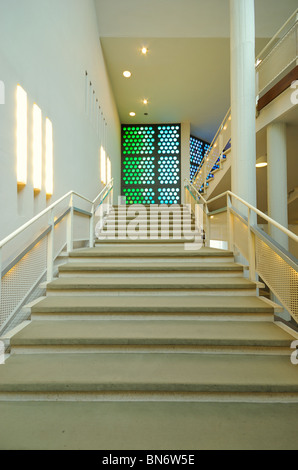 Innenraum mit Treppen, Philharmonie vom Architekten Hans Scharoun, Interieur, Treppe, Tiergarten District, Berlin, Deutschland. Stockfoto
