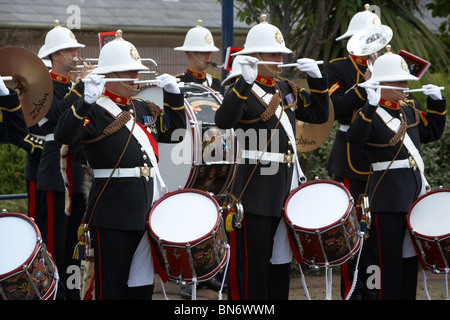 Schlagzeuger der Band von HM Royal Marines Schottland im Armed Forces Day 2010 in Bangor County Down Northern Ireland Stockfoto