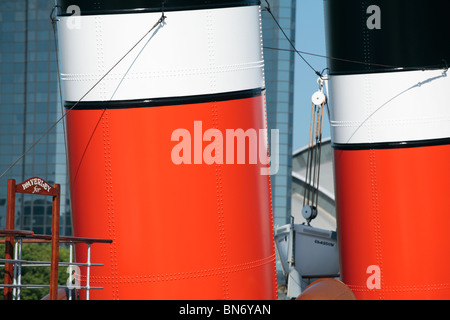 Waverley Paddle Steamer Trichter, auf dem Fluss Clyde, Pacific Quay, Glasgow, Schottland, Großbritannien Stockfoto