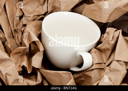 Brown Paper und Cup, Verpackungsmaterial. Stockfoto