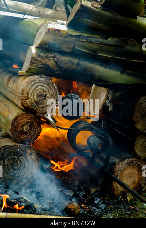 Balinesische Religion basiert auf Achtung und Verehrung Gottes und Vorfahren. Die Feuerbestattung-Ritual ist ein Ritual der Reinigung. Stockfoto