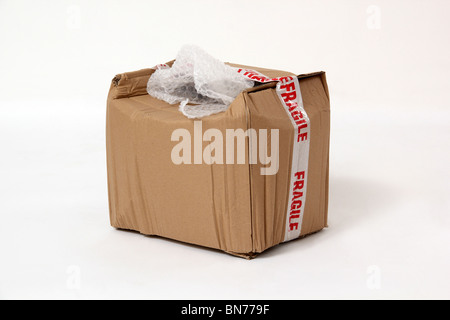 Ein beschädigtes Paket Stockfoto, Bild: 26046895 - Alamy
