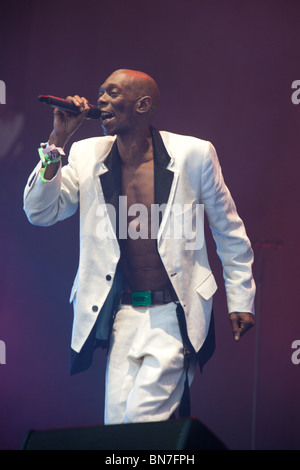 Faithless Auftritt beim Glastonbury Festival 2010 Stockfoto