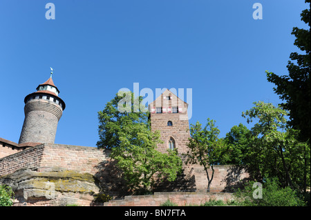 Das Schloss und Sinwell Tower Nürnberg Deutschland Nürnberg Deutschland Europa Stockfoto