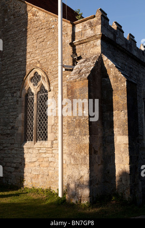 Holy Trinity Church Bosham an einem sonnigen Sommerabend Stockfoto