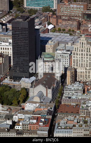 Luftaufnahme über Notre Dame Basilika Altstadt Old Montreal Quebec Kanada Stockfoto