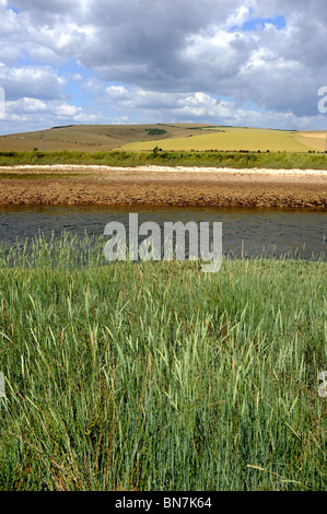 Blick über den Fluss Ouse in Richtung der South Downs in der Nähe von Newhaven East Sussex UK Stockfoto