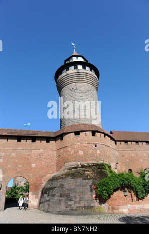 Das Schloss und Sinwell Tower Nürnberg Deutschland Nürnberg Deutschland Europa Stockfoto