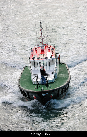 Lotsenboot über den Firth of Forth in der Nähe von Edinburgh, Scotland, UK Stockfoto