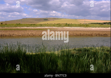 Blick über den Fluss Ouse in Richtung der South Downs in der Nähe von Newhaven East Sussex UK Stockfoto