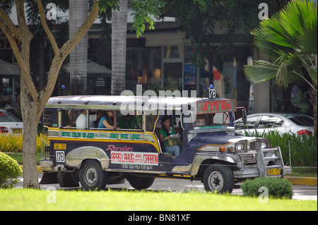 Jeepney IT Park Cebu City, Philippinen Stockfoto