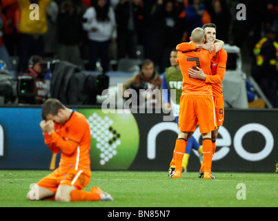 JOHN HEITINGA & ROBIN VAN PERS URUGUAY V HOLLAND GREEN POINT Stadion Kapstadt Südafrika 6. Juli 2010 Stockfoto