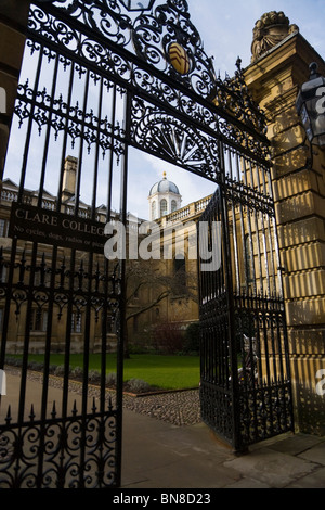 Einfahrtstor / Tore / Tor am Eingang des Clare College von Trinity Lane. Cambridge Universität. Stockfoto