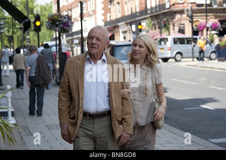 Treffen SIE AUF EINEN GROSSEN dunklen Fremden (2010), Naomi Watts, Anthony Hopkins WOODY ALLEN (DIR) Stockfoto