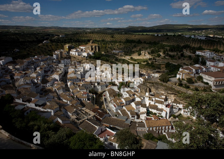 Setenil de Las Bodegas Dorf, Provinz Cadiz, Andalusien, Spanien, 4. Mai 2010. Stockfoto