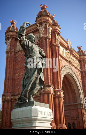 Pau Claris-Statue vor dem Arc de Triomf in Barcelona, Spanien. Stockfoto