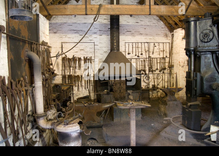 Schmiede am am Blists Hill Ironbridge Telford Shropshire West Midlands England Großbritannien Stockfoto