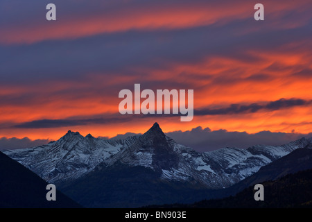 St. Mary Lake stürmischer Sonnenuntergang, Glacier Nationalpark Stockfoto