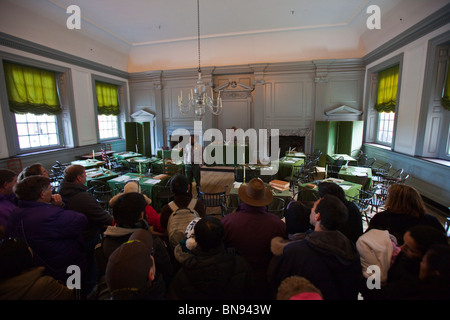 Park Ranger Tour, Versammlungsraum, Independence Hall, Philadelphia, Pennsylvania Stockfoto