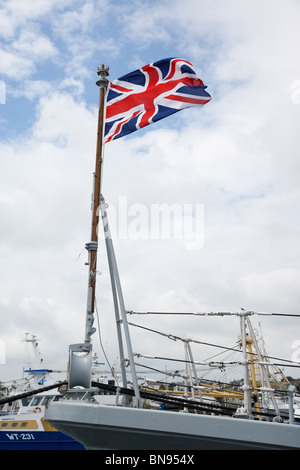 Union Jack als Gösch auf Schiff geflogen von HMS Bangor Stockfoto