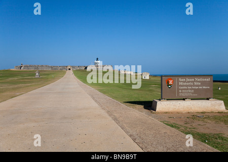 Zufahrtsstraße zur Burg San Felipe del Morro in San Juan, Puerto Rico, West Indies. Stockfoto
