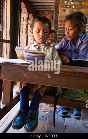 Klassenzimmer in Bhaktapur, Nepal Stockfoto