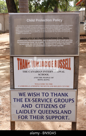 Zeichen im Aki Ra Landmine Museum in der Angkor Archäologische Park, Siem Reap, Kambodscha Stockfoto