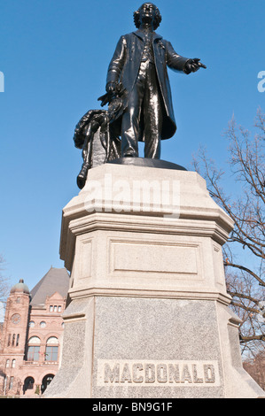 Statue von John A. MacDonald, erster Premierminister von Kanada, Legislativversammlung von Ontario, Toronto, Ontario, Kanada Stockfoto