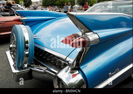 Oldtimer-amerikanische Cadillac Eldorado Heckflossen auf dem Display an Bressuire Deux-Sèvres Frankreich Stockfoto