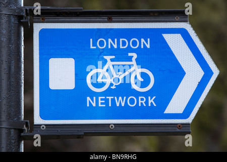 London-Cycle Network Zeichen, London, Montag, 12. April 2010. Stockfoto