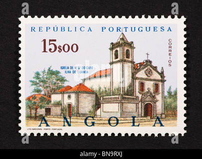 Briefmarke aus Angola, die Darstellung der Liebfrauenkirche, Luanda Insel Stockfoto