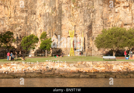 Park unter der Kangaroo Point Cliffs entlang des Brisbane River in Brisbane, Queensland, Australien Stockfoto