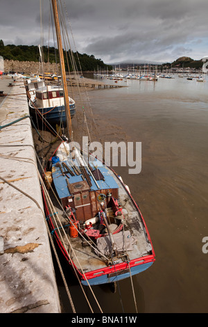 Wales, Gwynedd, Conway, Angelboote/Fischerboote vertäut am Fluss Conwy Stockfoto