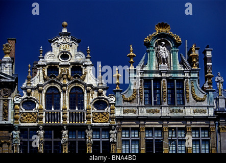 Der Sack, Links, die Schubkarre, rechts, Zunfthäusern,, GrandPlace, der Grand Place, Brüssel, Brüssel, Region Brüssel-Hauptstadt, Belgien, Europa Stockfoto