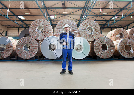 ArcelorMittal: Herstellung von Stahl-Coils; Laden der kompletten Stahlcoils versandfertig Stockfoto