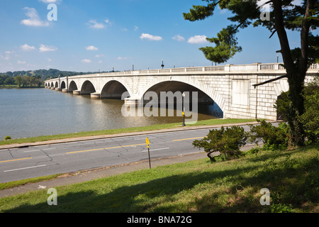 Washington DC - Sep 2009 - The Arlington Memorial Bridge über den Potomac River in Washington DC Stockfoto