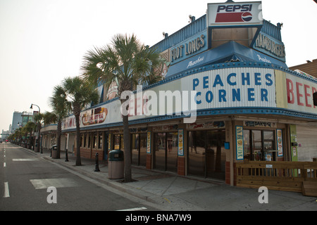 Ocean Blvd touristischen Streifen auf der Promenade entlang des Strandes in Myrtle Beach, SC Stockfoto